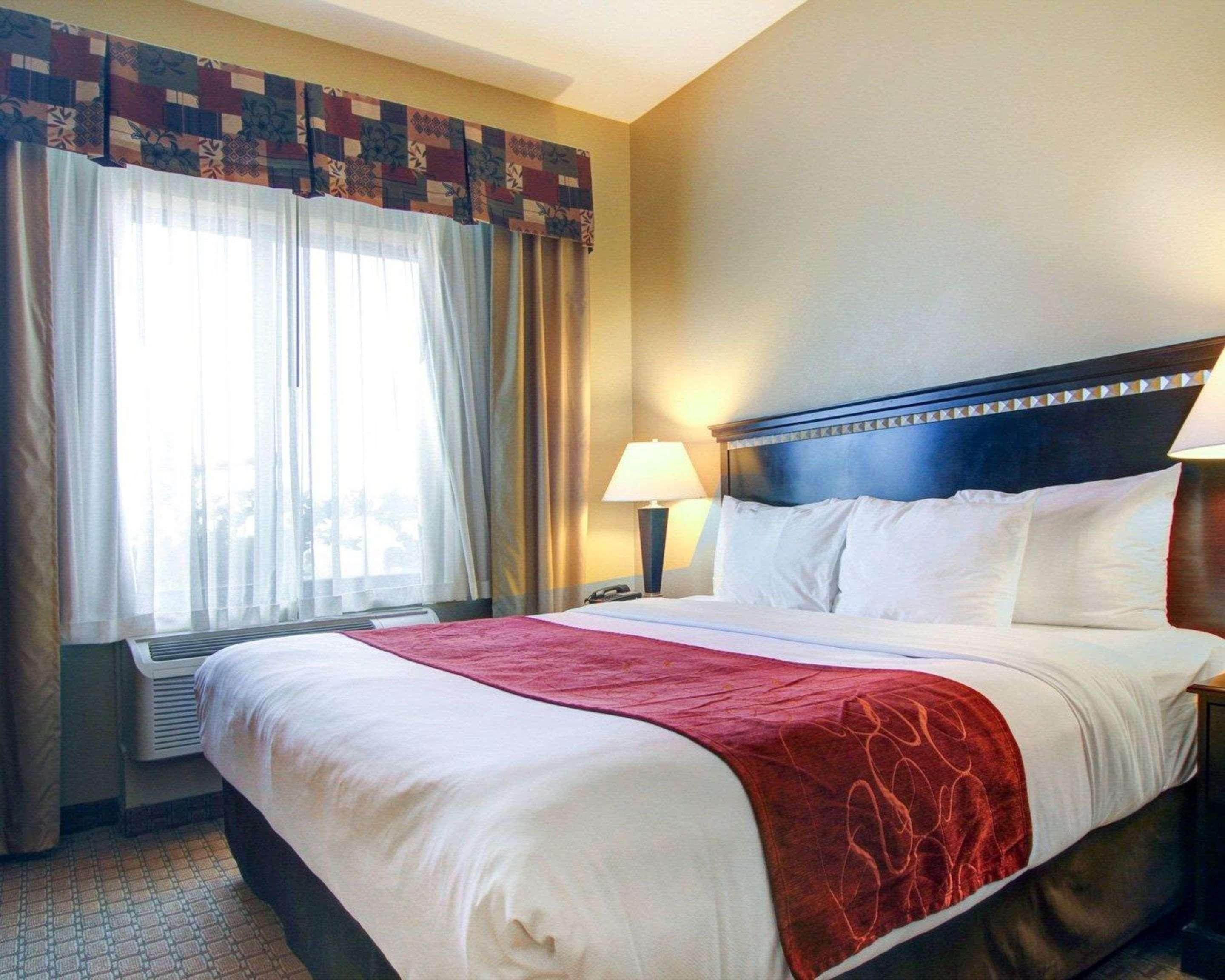 Comfort Suites Форт-Стоктон Екстер'єр фото