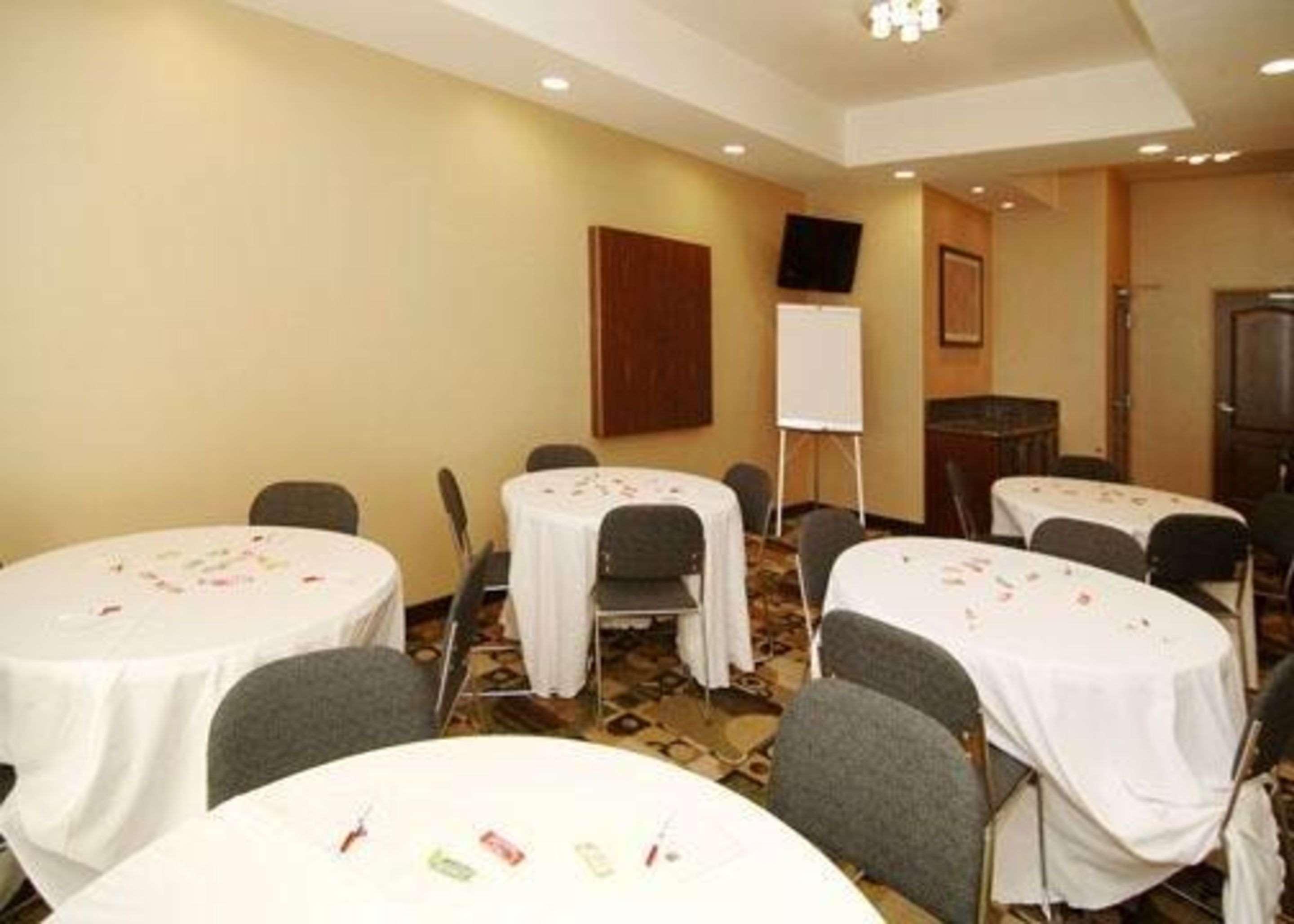 Comfort Suites Форт-Стоктон Екстер'єр фото
