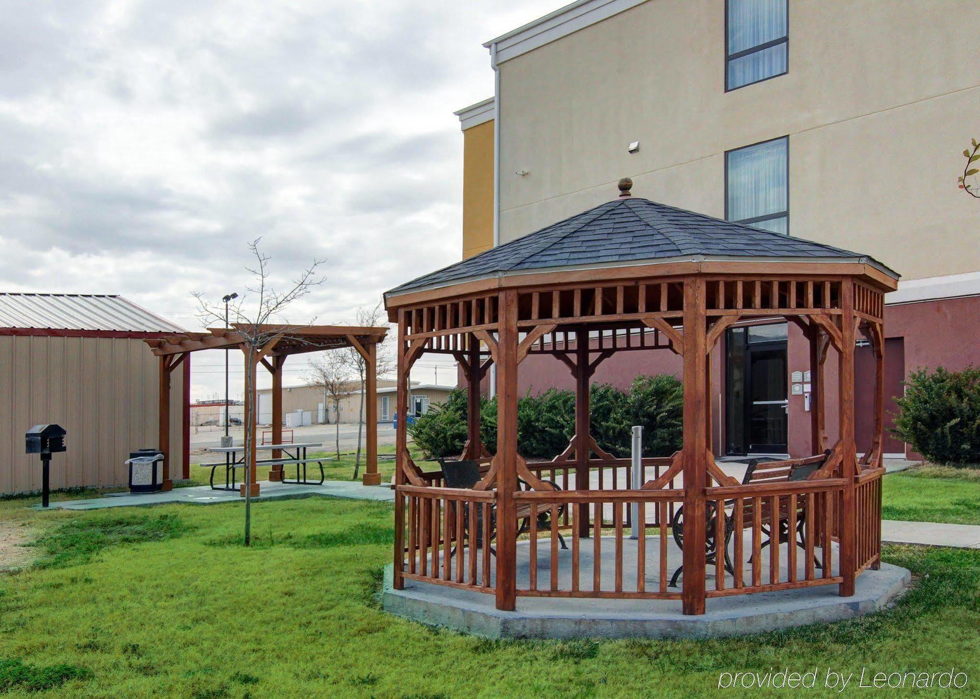 Comfort Suites Форт-Стоктон Екстер'єр фото
